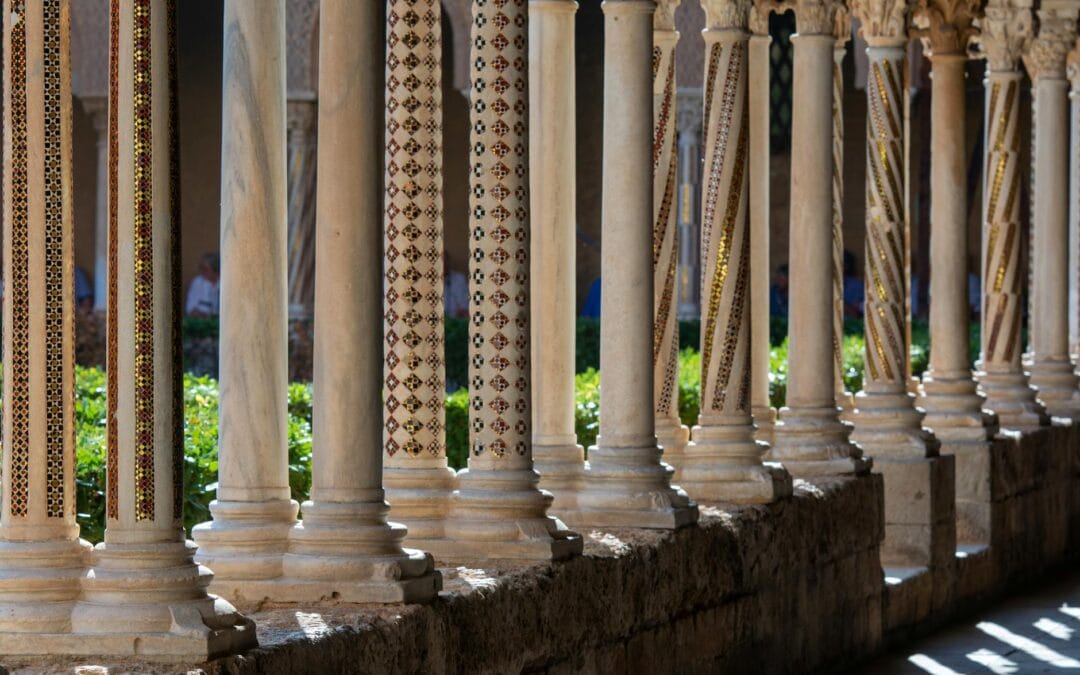 Jakie są 4 filary zarządzania? Przewodnik dla menedżerów projektów IT